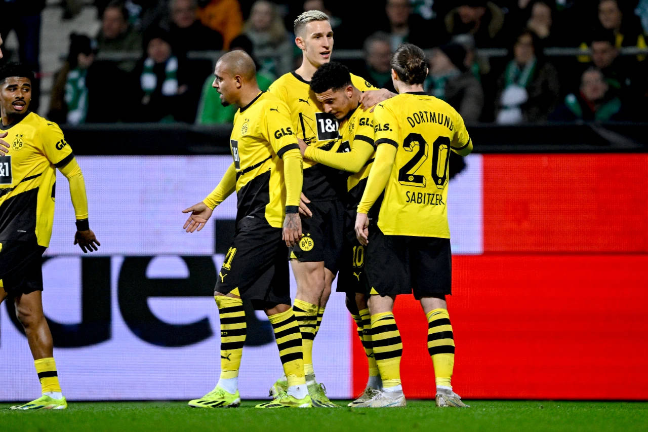 转会期多特蒙德防线松动——欧冠节点到来，赛场秩序良好，资深球员宣示担当的简单介绍