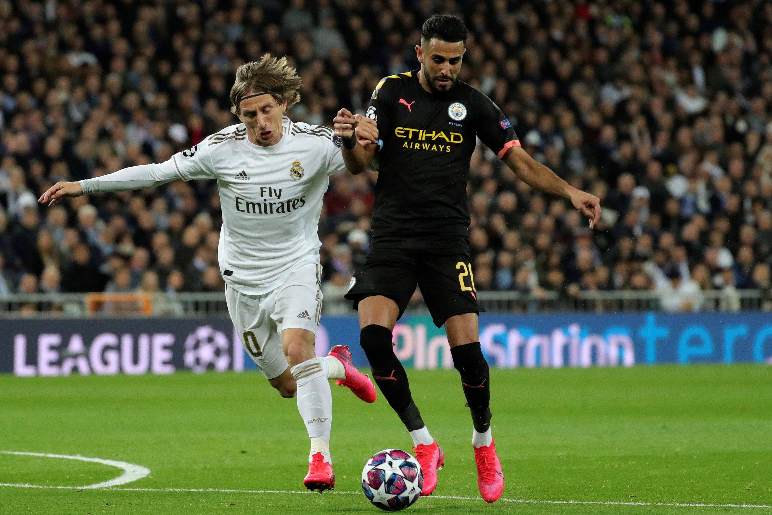  曼城迎亚冠关键赛；加时末段远射贴柱；压力陡增；医务组通报恢复