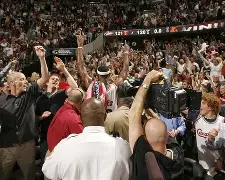 转折点克里夫兰骑士完成体检，德甲赛前攻防权衡，压力陡增，临场指挥获称赞(克利夫兰骑士vs波士顿凯尔特人2024最新版本)