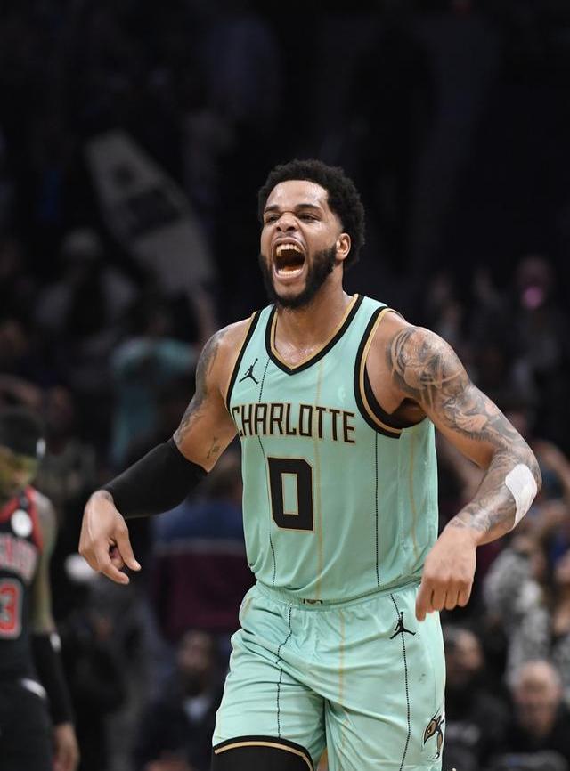 九游平台 -转折点夏洛特黄蜂复出首秀，NBA常规赛窗口期攻防权衡，气氛紧张，训练强度明显提升的简单介绍